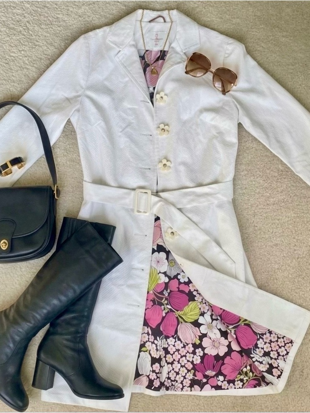 Julie Brown NYC White vegan croc Trench Coat w/daisy buttons